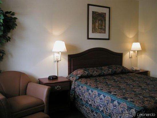 Intown Suites Extended Stay Greensboro Nc - Lanada Pokój zdjęcie