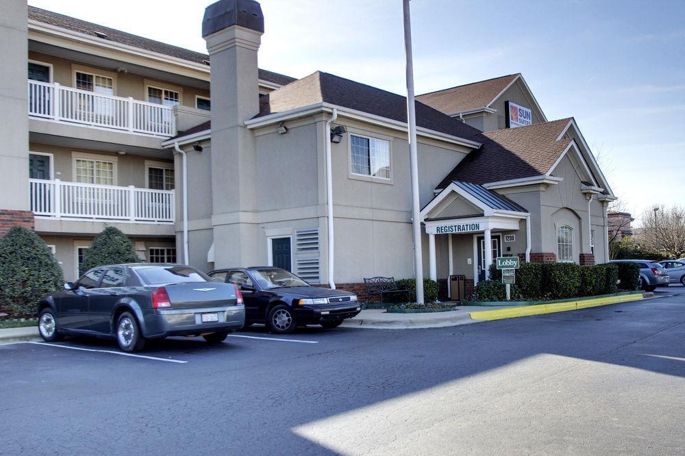 Intown Suites Extended Stay Greensboro Nc - Lanada Zewnętrze zdjęcie