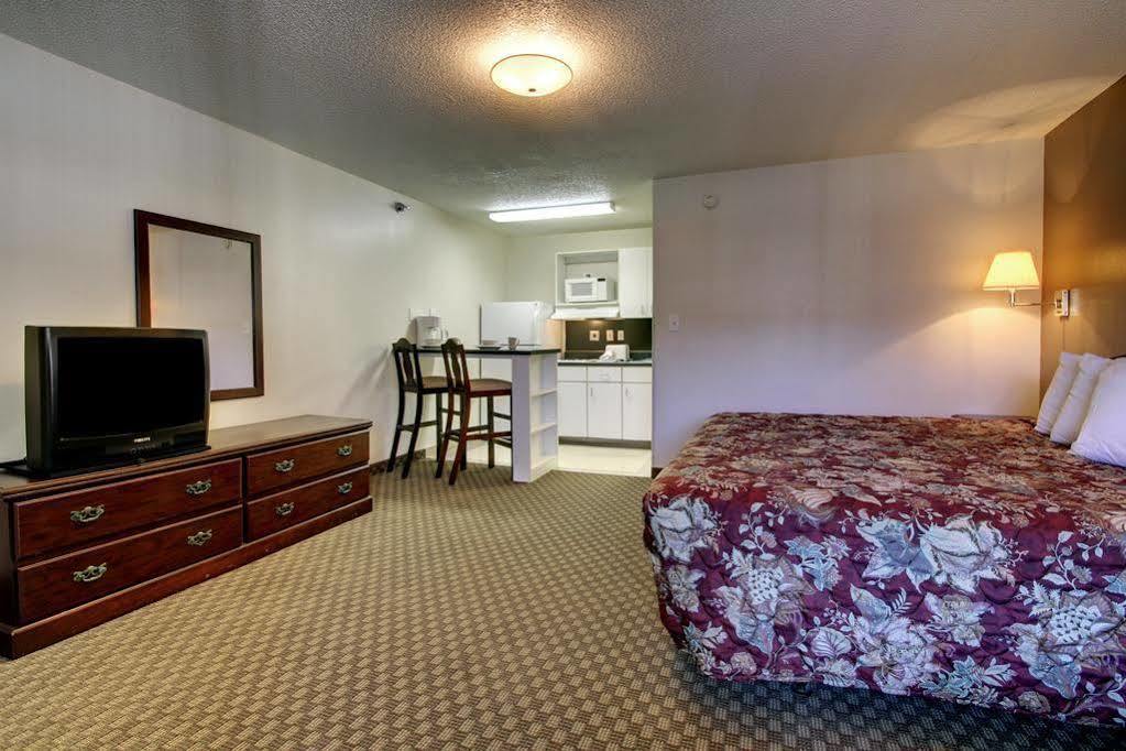 Intown Suites Extended Stay Greensboro Nc - Lanada Zewnętrze zdjęcie